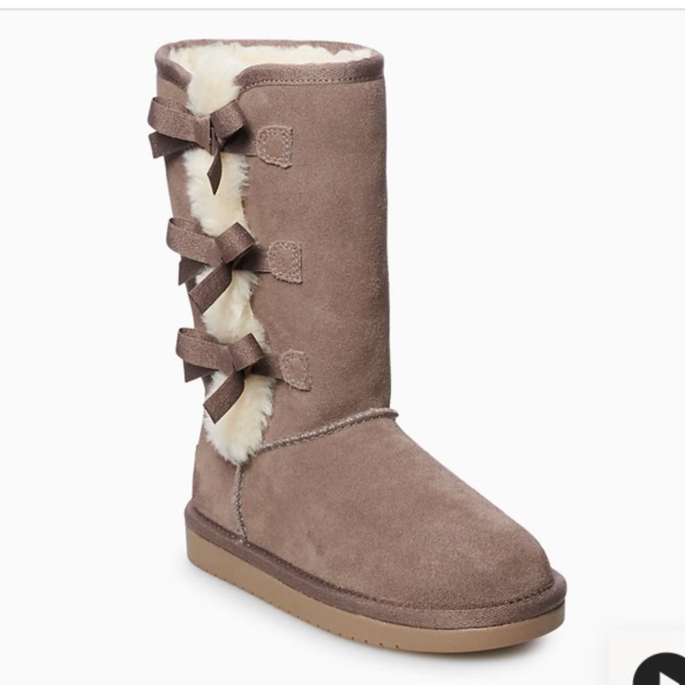 NWOT! UGG’s Koolaburra Victoria Tall Boots in Light Taupe. Size 6